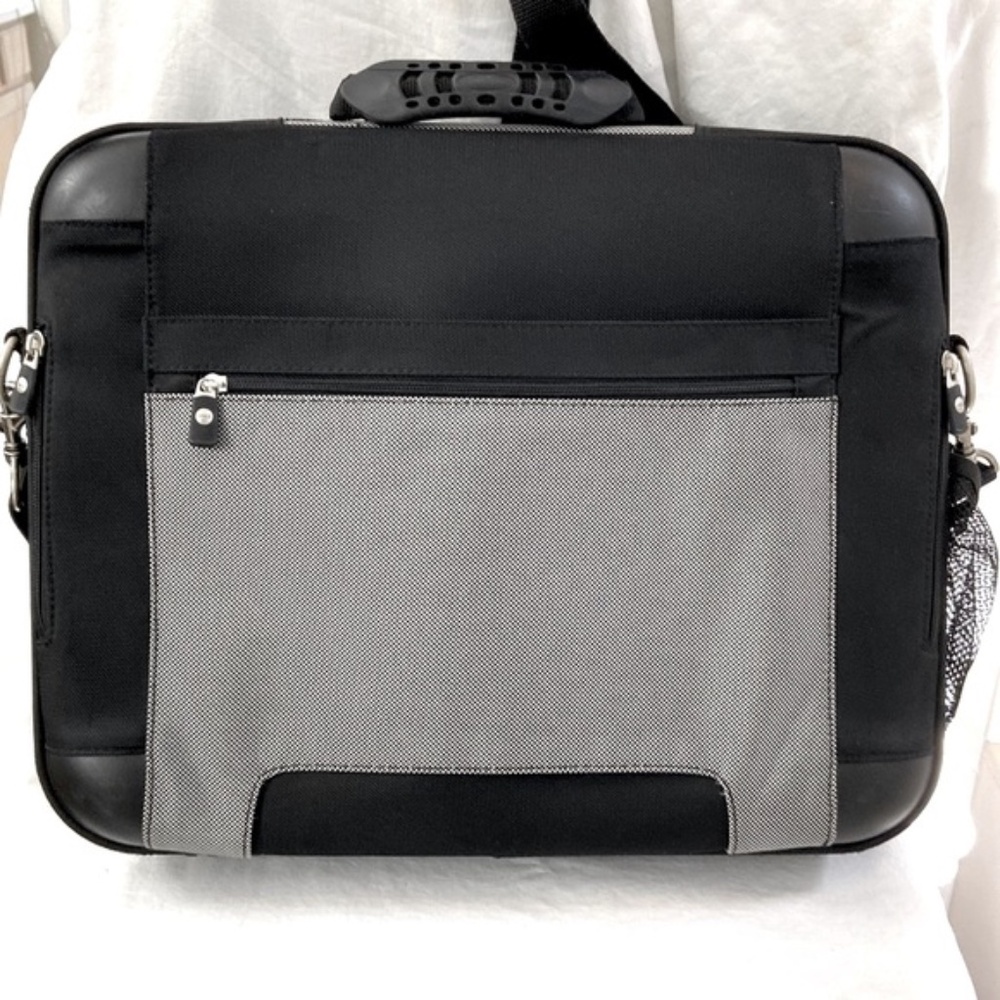 Dell Structured Nylon Computer Briefcase - image 4